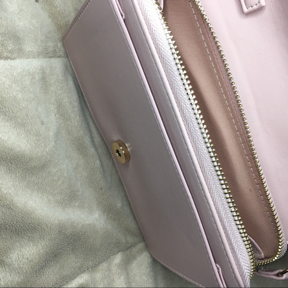 Francesca’s Light Pink Cross Body Purse - Picture 7 of 9